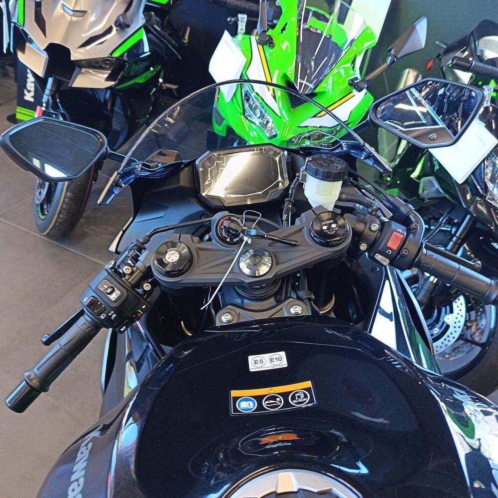 Kawasaki Ninja 636 ZX-6R (2024 - 26) (4)
