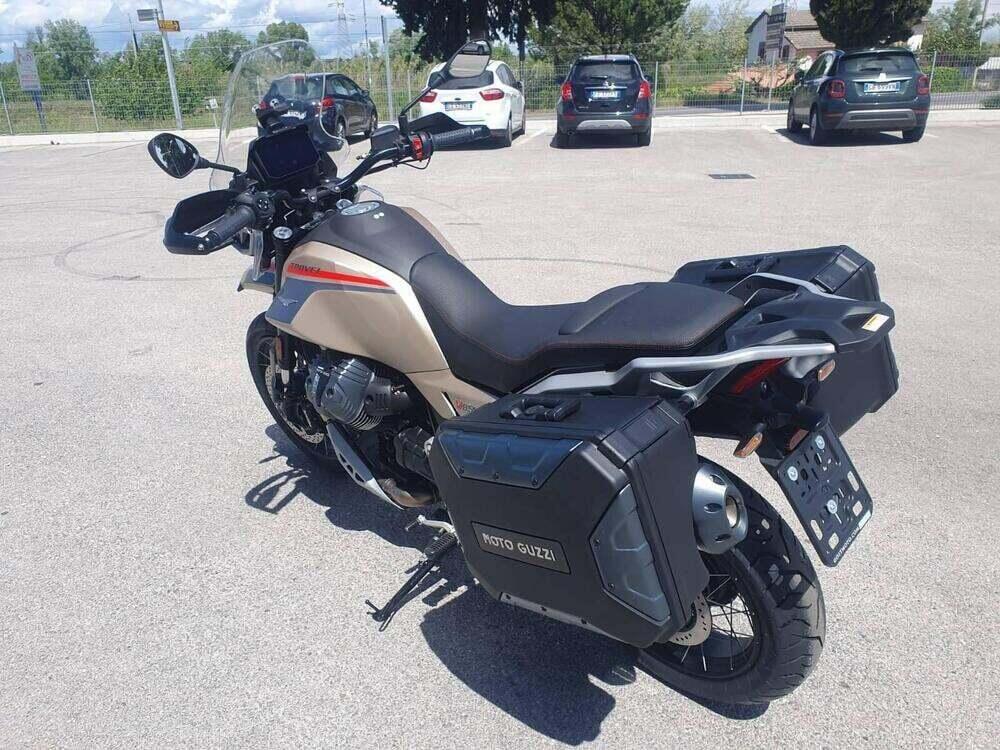 Moto Guzzi V85 TT Travel (2024 - 26) (2)