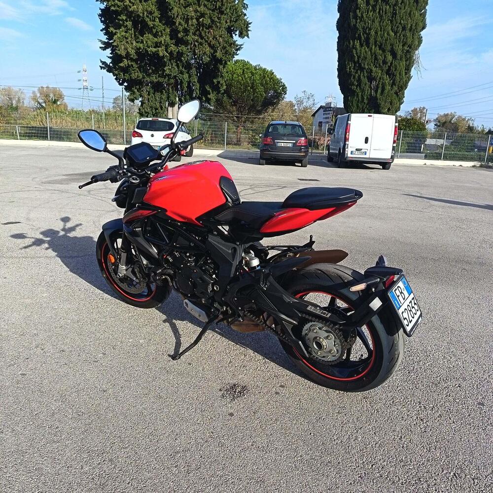 MV Agusta Brutale 800 Rosso (2021 - 23) (7)