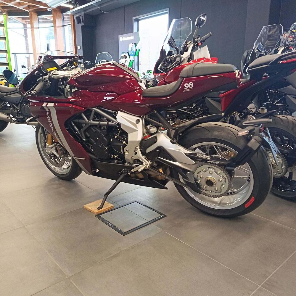 MV Agusta Superveloce 800 98 (2023 - 26) (3)