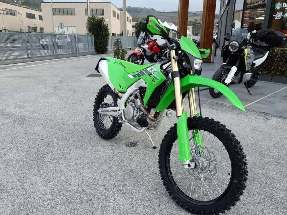Kawasaki KX 250 X (2025) (4)