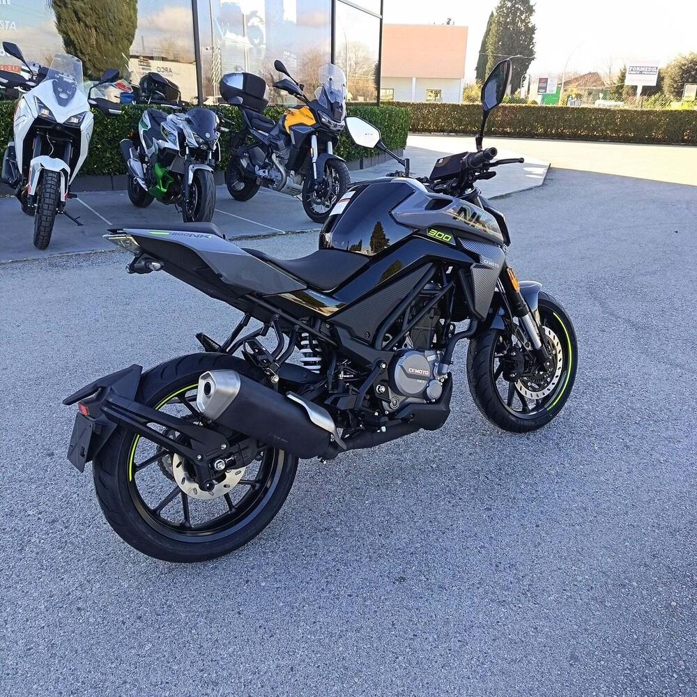 CFMOTO 300NK (2021 - 26) (6)