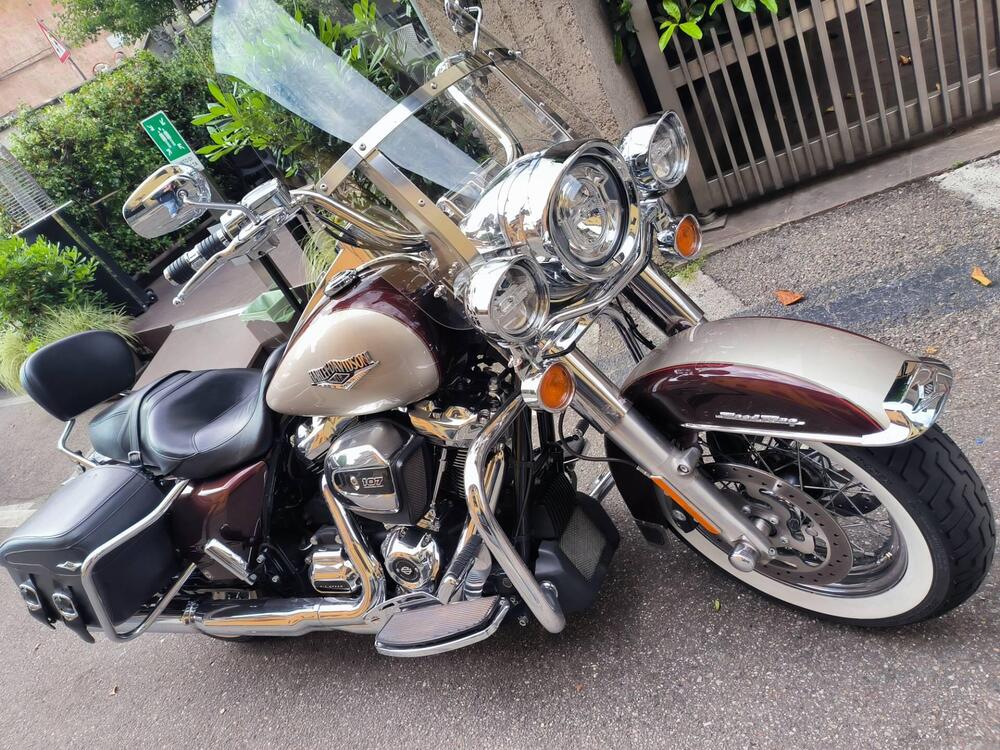 Harley-Davidson 107 Road King Classic (2017 - 18) - FLHRC (2)