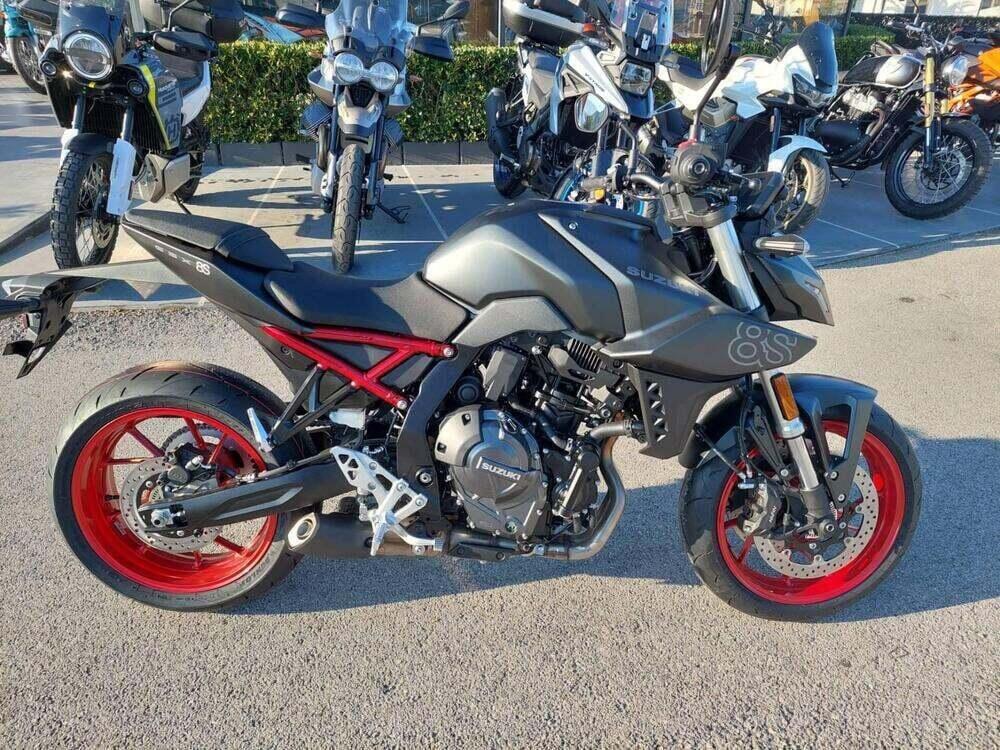 Suzuki GSX-8S (2025 - 26) (2)