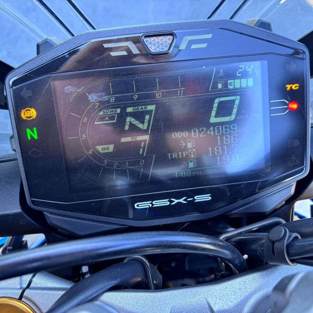 Suzuki GSX-S1000 (2021 - 25) (2)