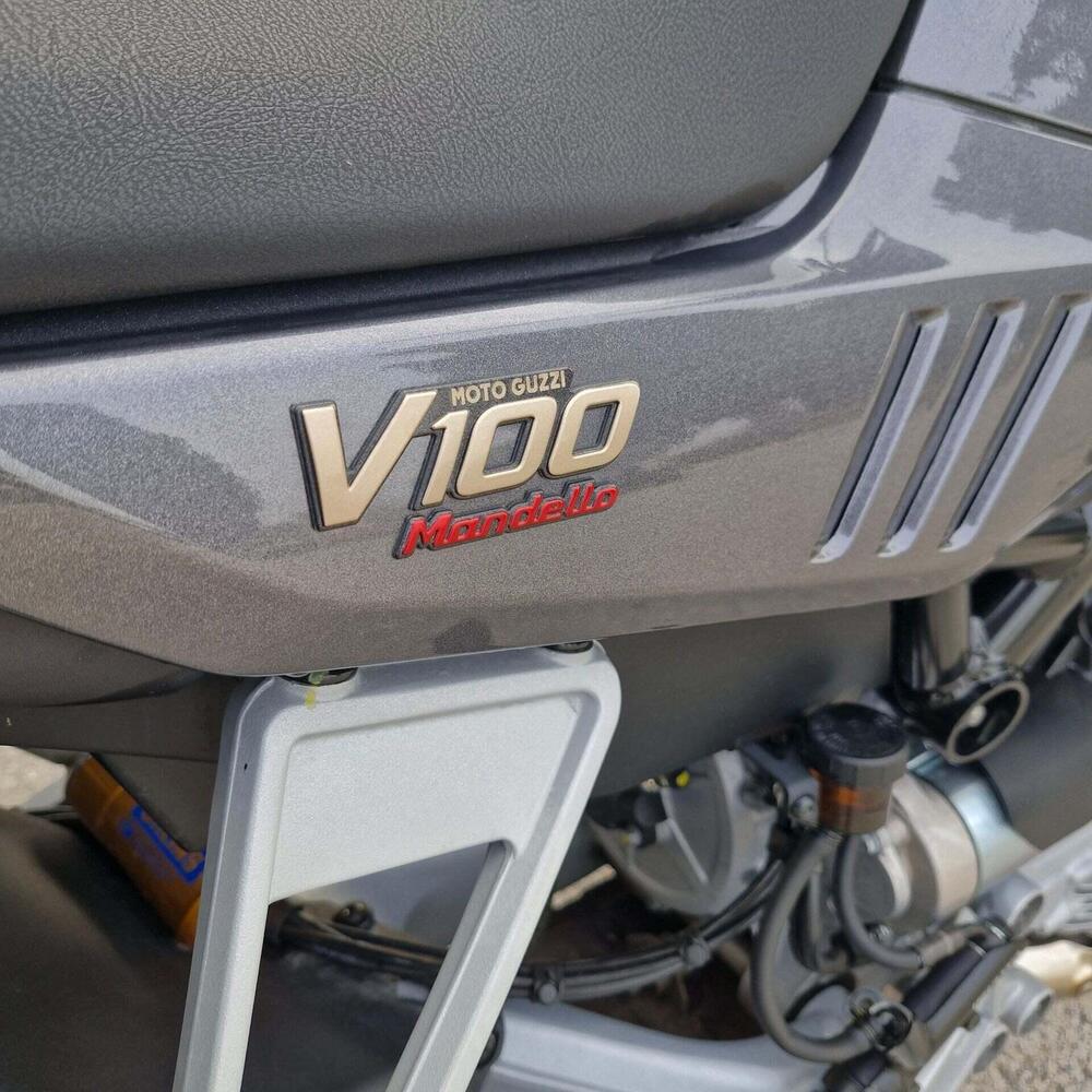 Moto Guzzi V100 Mandello S (2022 - 24)