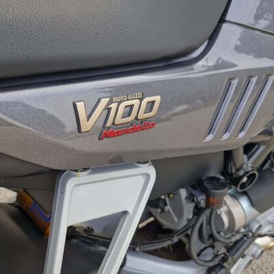 Moto Guzzi V100 Mandello S (2022 - 24) usata