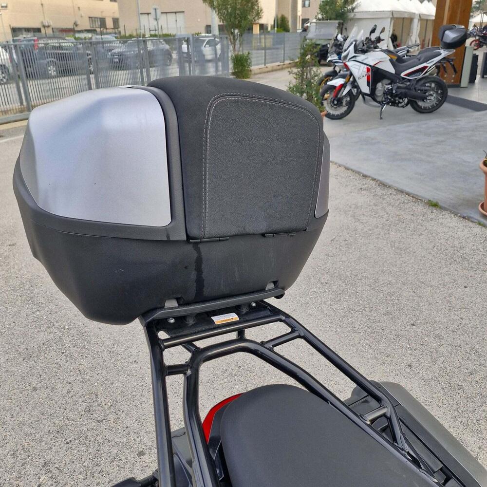 Moto Guzzi V100 Mandello S (2022 - 24) (2)