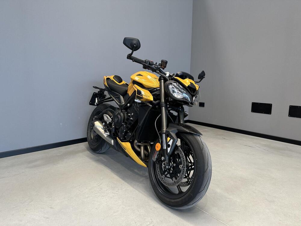 Triumph Street Triple 765 Moto2 (2026) (2)