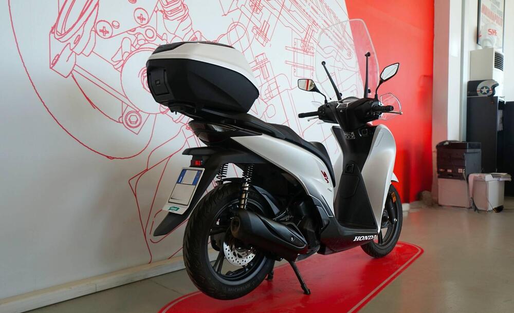 Honda SH 150i Sport (2024 - 25) (4)