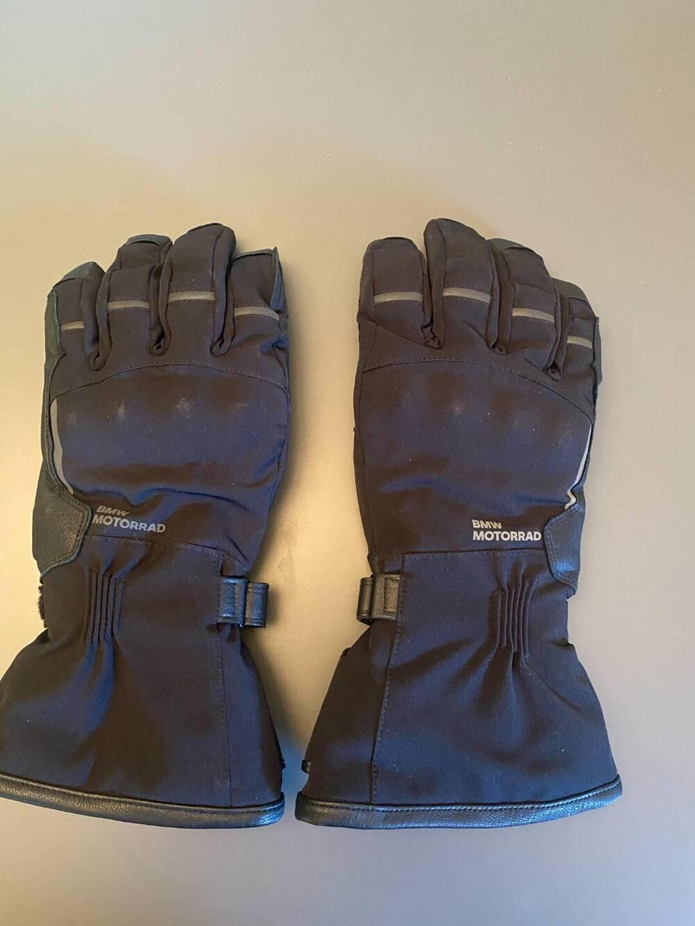 VENDO GUANTI BMW