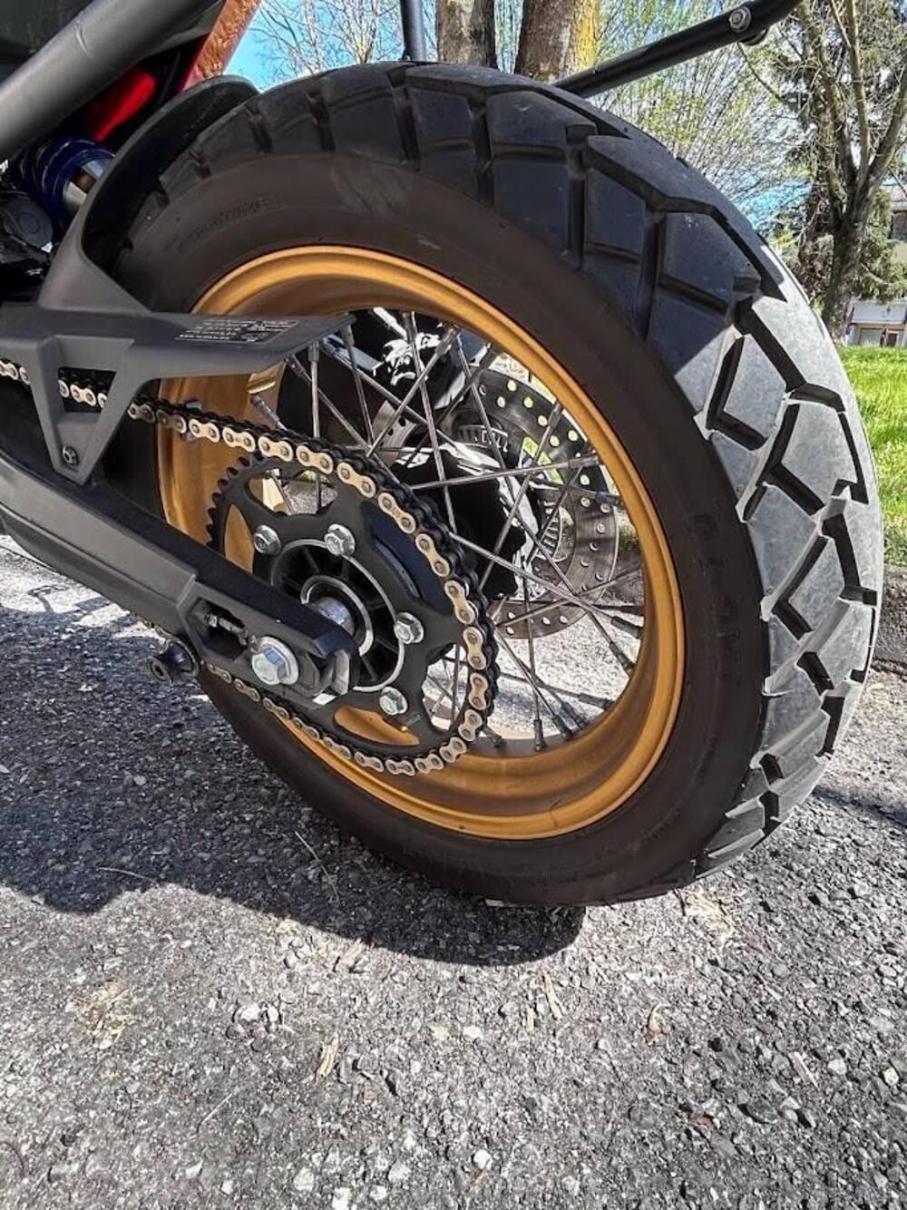 Moto Morini X-Cape 650 Gold Wheels Edition (2022 - 26) (6)