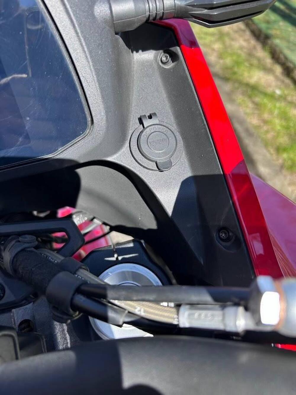 Moto Morini X-Cape 650 Gold Wheels Edition (2022 - 26) (8)