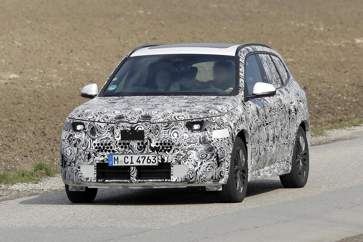BMW X1 2027 sorpresa nei test: ecco il facelift della versione termica