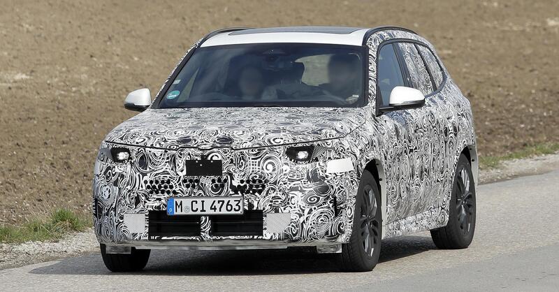 BMW X1 2027 sorpresa nei test: ecco il facelift della versione termica