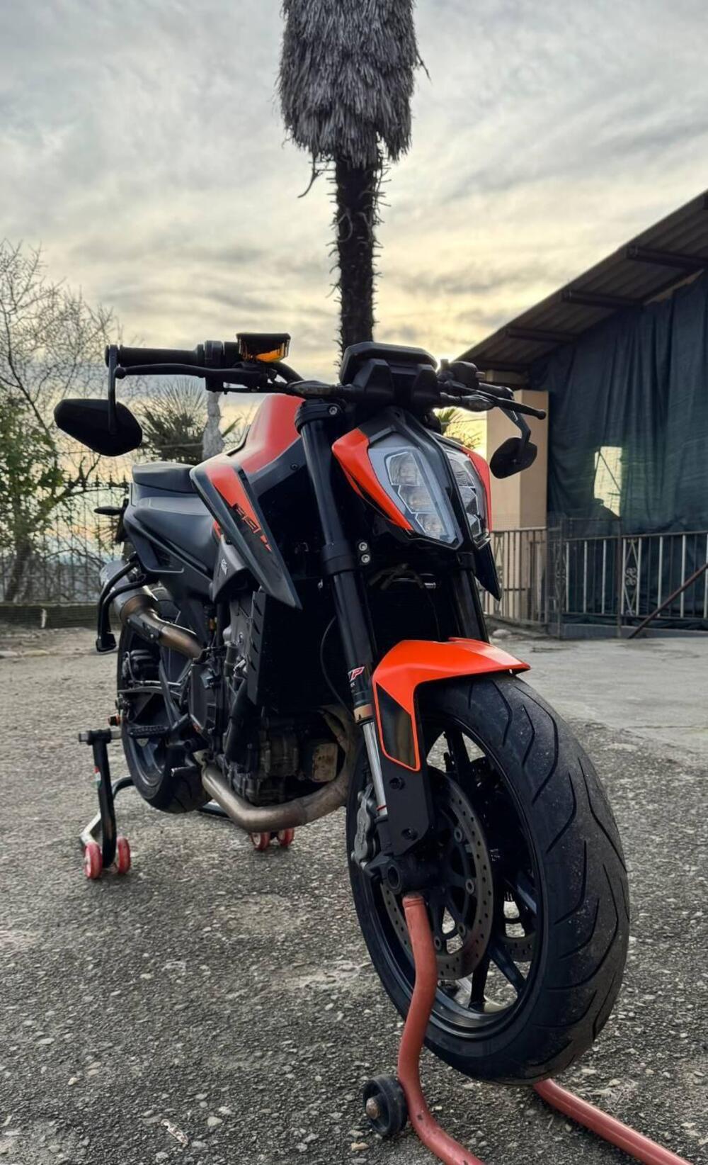 KTM 890 Duke L (2021) (3)