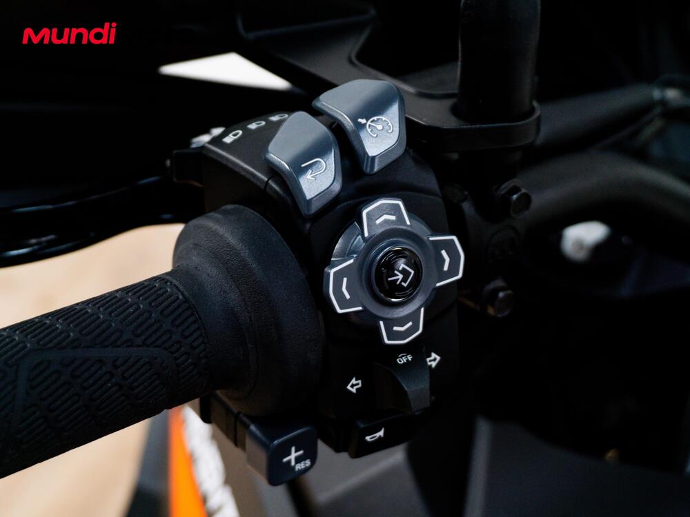 KTM 1290 Super Adventure S (2021) (16)