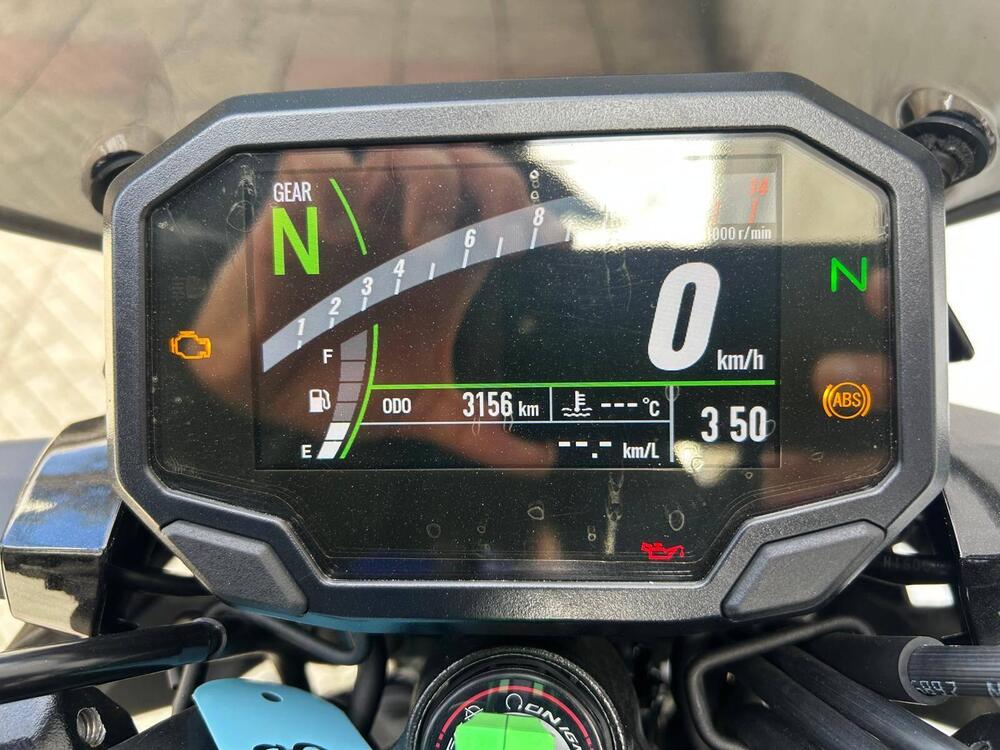 Kawasaki Z 500 SE (2024 - 26) (5)