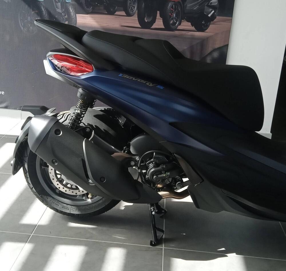 Piaggio Beverly 310 S (2025 - 26) (12)