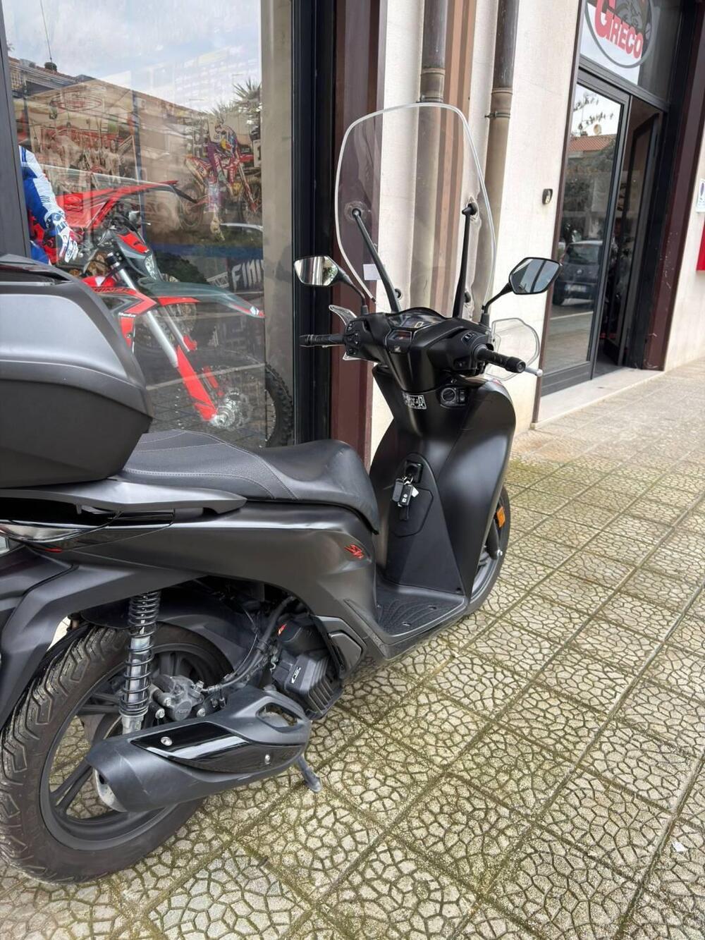 Honda SH 125i Sport (2022 - 23) (4)
