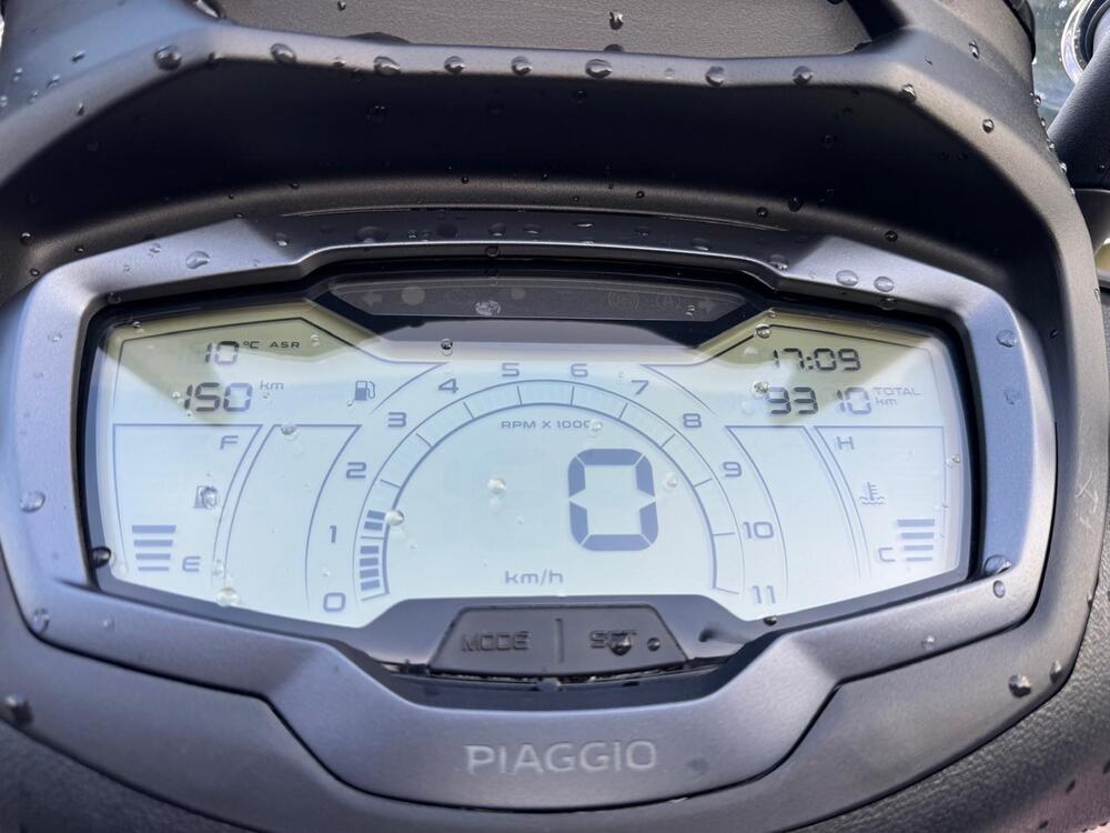 Piaggio Beverly 400 S ABS-ASR (2021 - 24) (11)