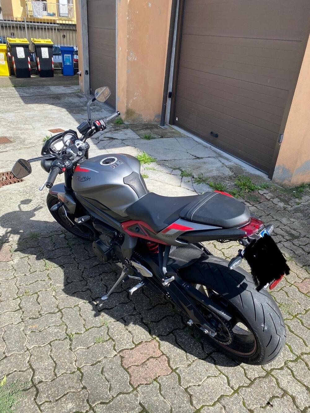 Triumph Street Triple R (2020 - 22) (2)