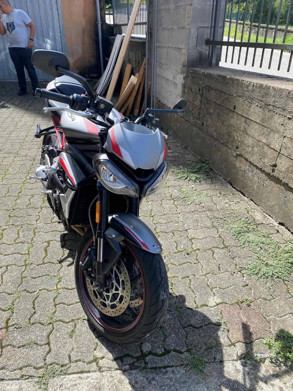 Triumph Street Triple R (2020 - 22) (3)