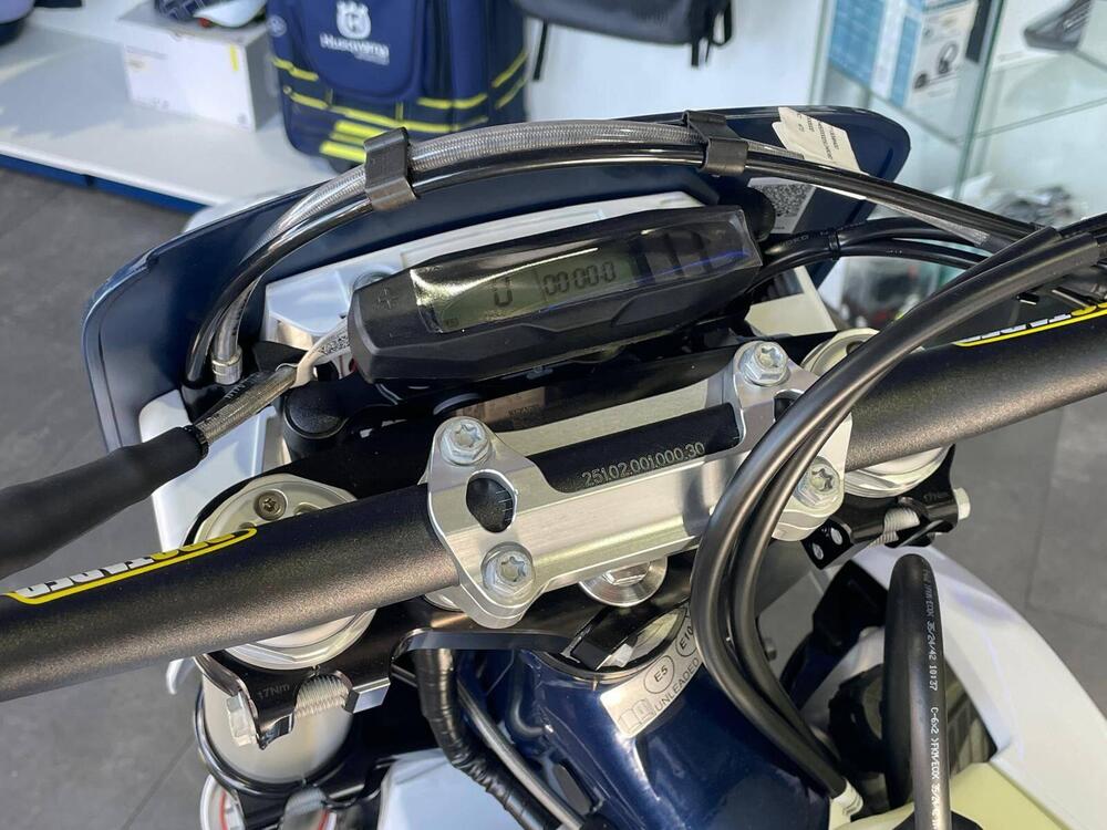 Husqvarna FE 350 (2026) (11)