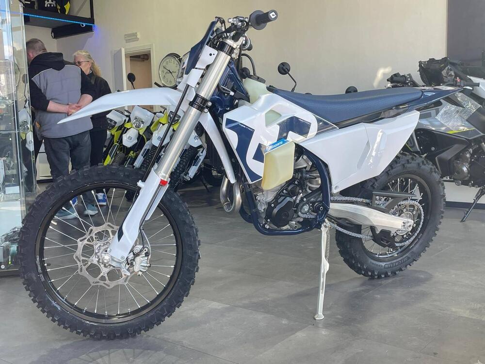 Husqvarna FE 350 (2026) (4)