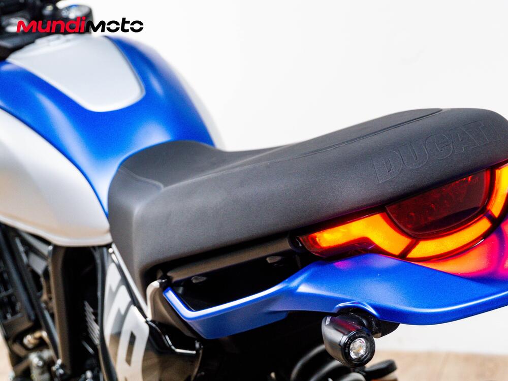 Ducati Scrambler 800 Icon Dark (2025 - 26) (13)
