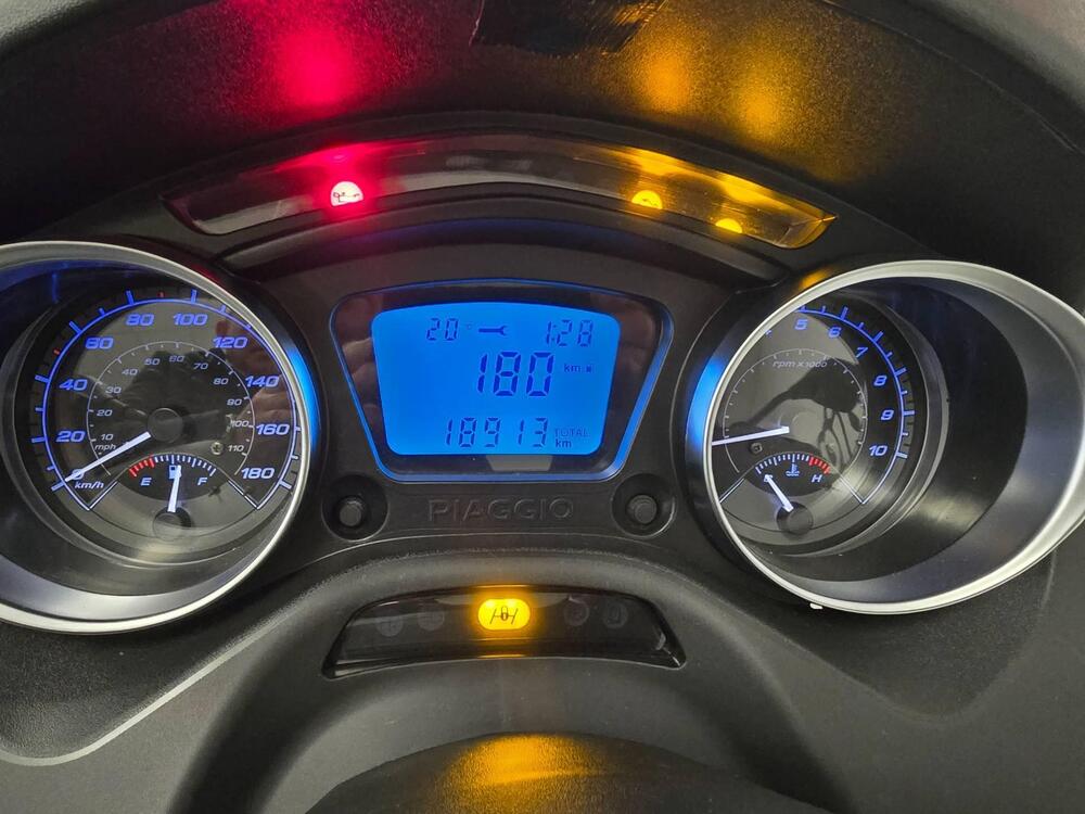 Piaggio Mp3 300 Hpe (2019 - 20) (4)