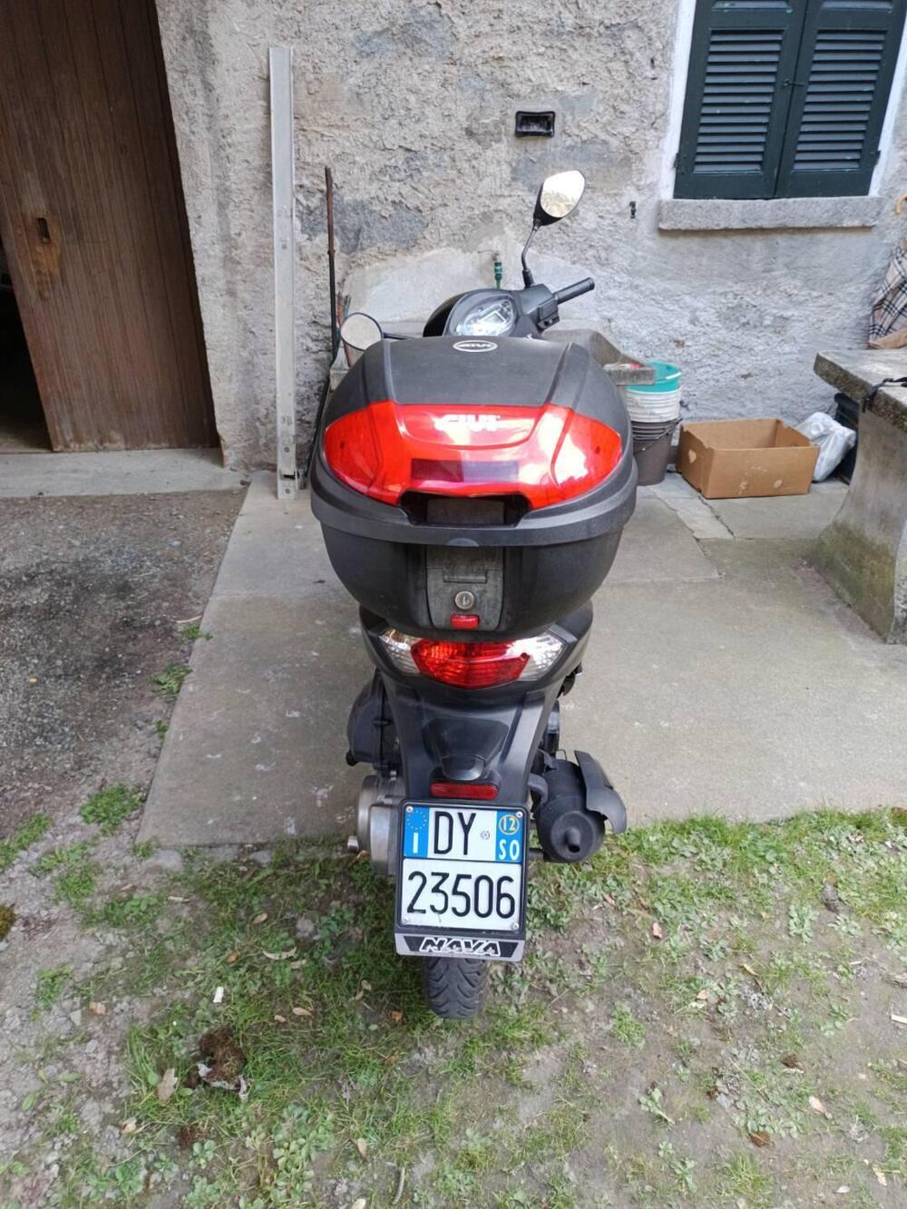 Peugeot Tweet 125 (2010 - 14) (4)