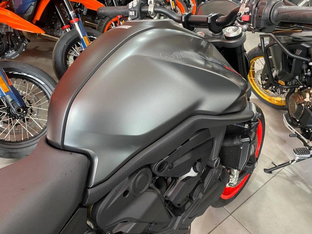 Ducati Monster 937 + (2021 - 25) (7)