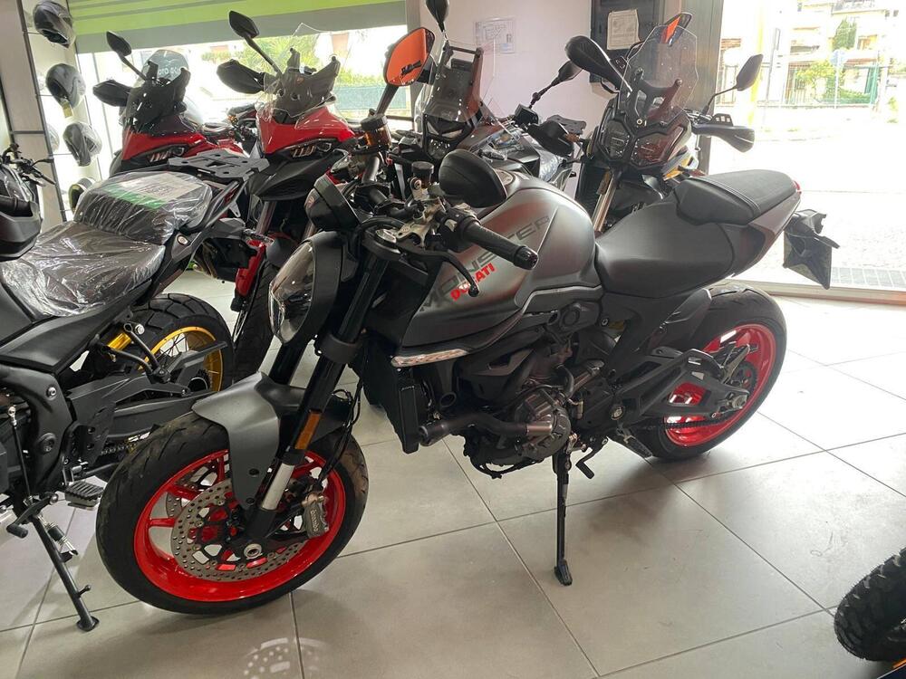 Ducati Monster 937 + (2021 - 25) (2)