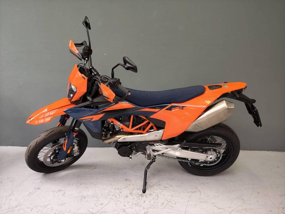 KTM 690 SMC R (2026)
