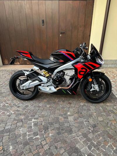Aprilia Tuono 660 Factory (2022 - 24) usata