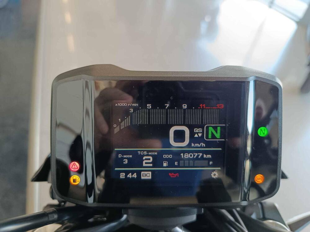 Yamaha MT-09 (2021 - 23) (4)