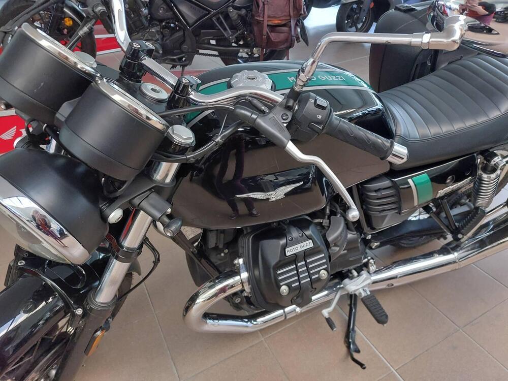 Moto Guzzi V7 III Special (2017 - 20) (2)
