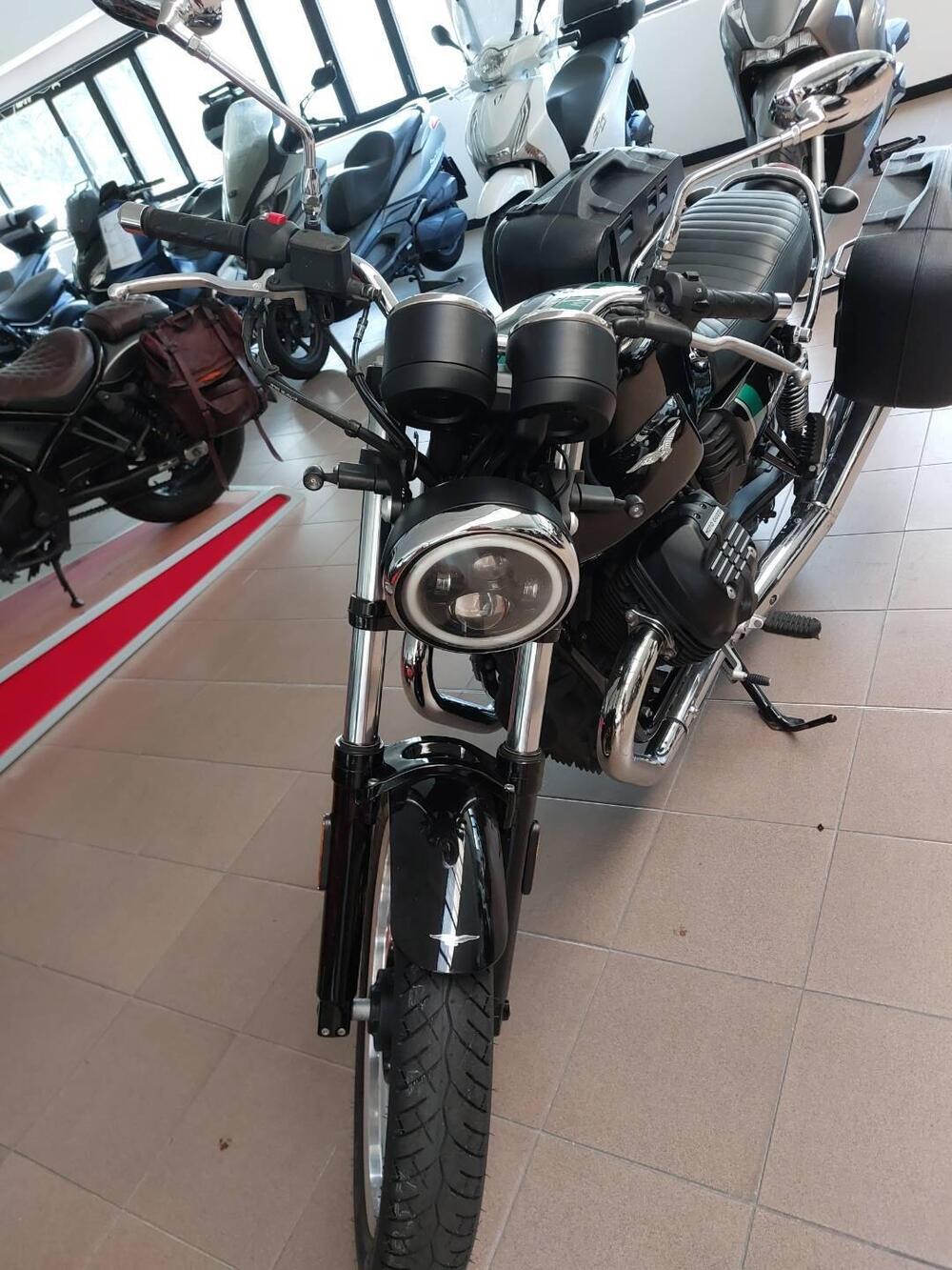 Moto Guzzi V7 III Special (2017 - 20) (3)