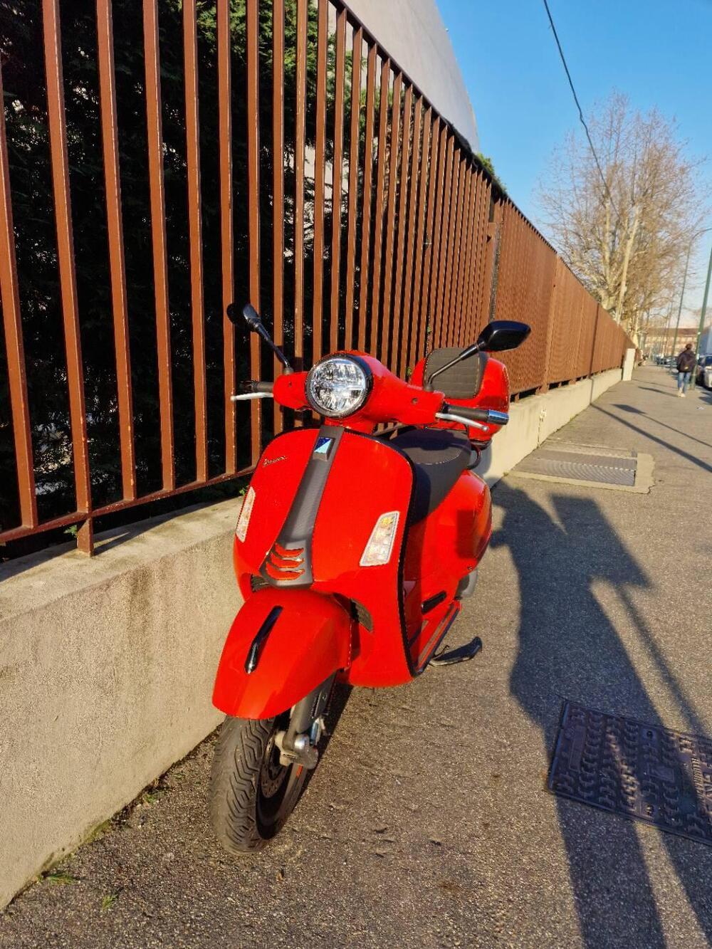 Vespa GTS 300 Super Sport (2023 - 24) (2)