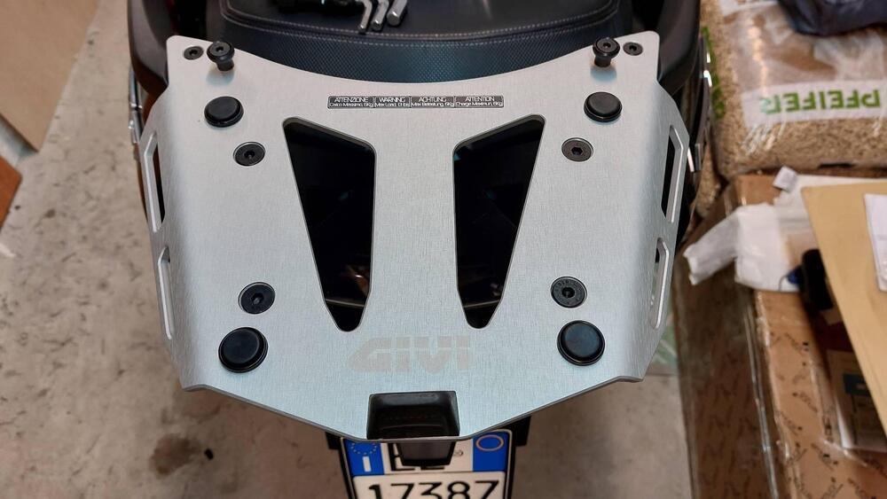 Valigie top case telaietti bmw c650gt Givi (2)