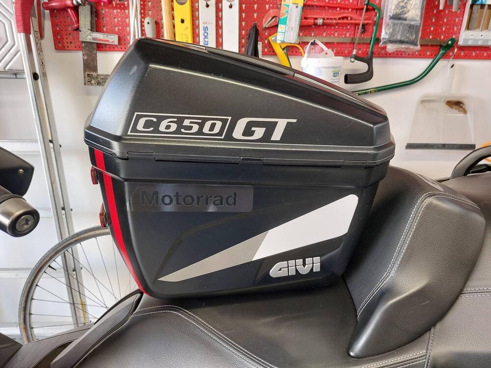 Valigie top case telaietti bmw c650gt Givi (7)