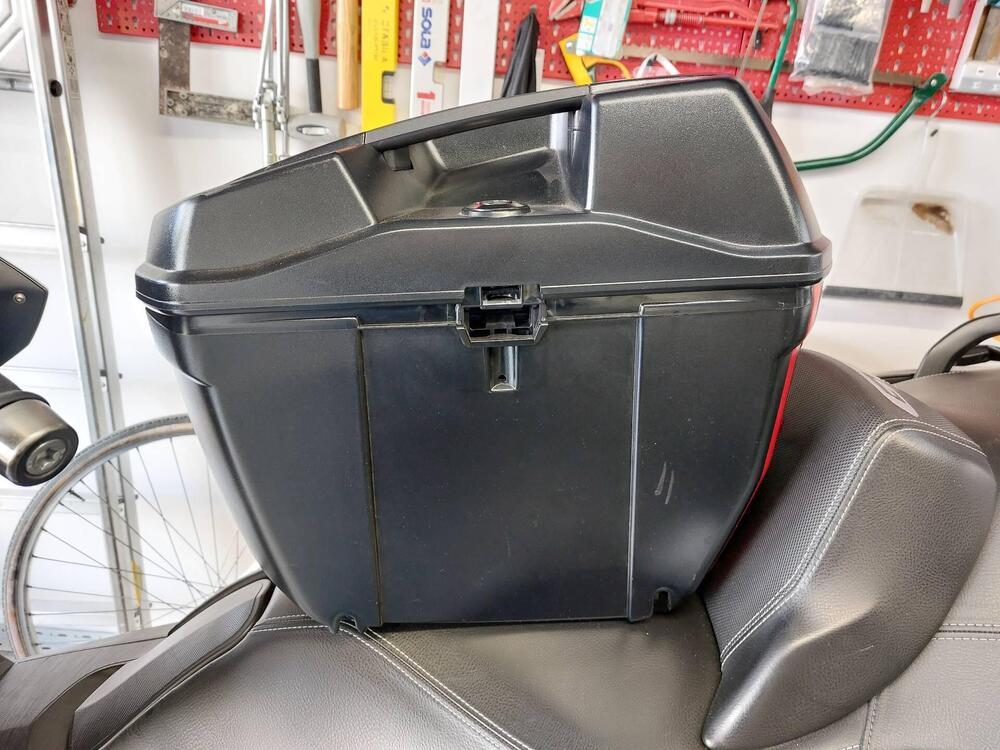 Valigie top case telaietti bmw c650gt Givi (8)