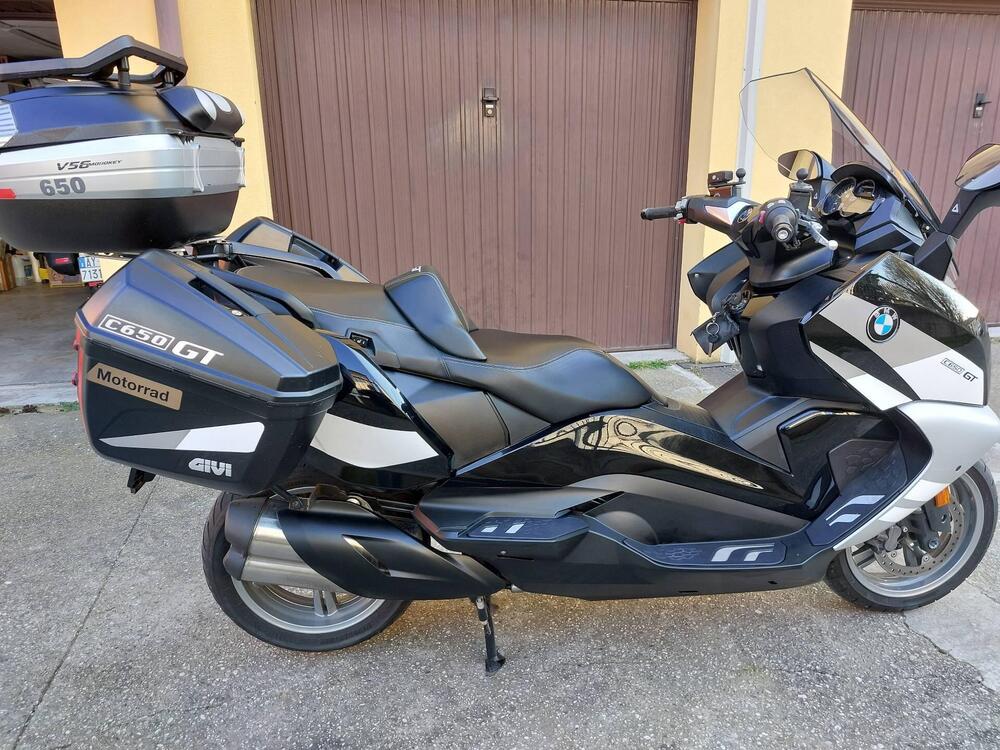 Valigie top case telaietti bmw c650gt Givi (9)