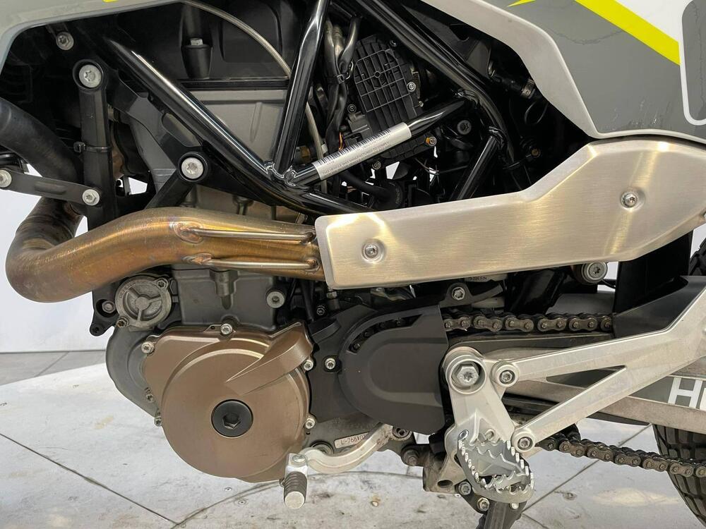 Husqvarna 701 Supermoto (2020) (5)