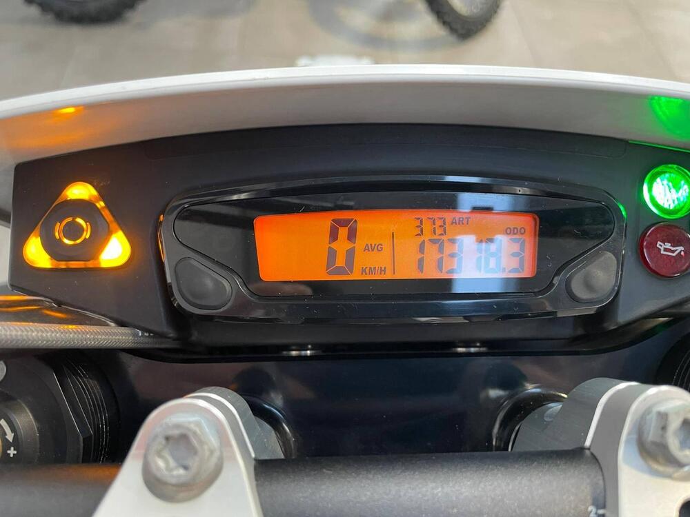 Husqvarna 701 Supermoto (2020) (11)