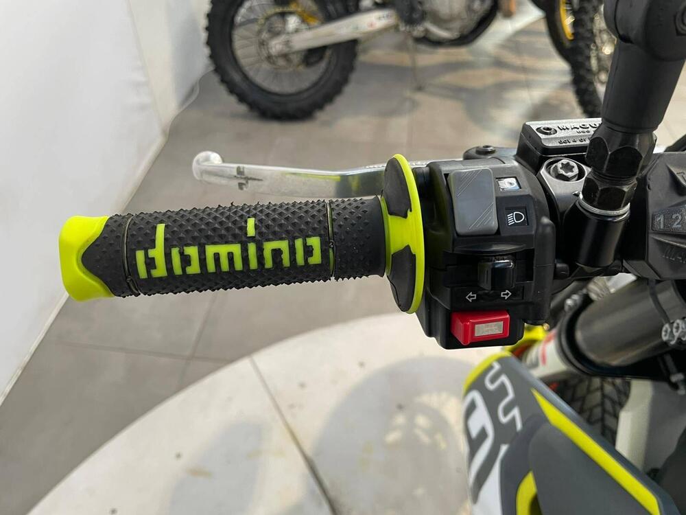 Husqvarna 701 Supermoto (2020) (13)