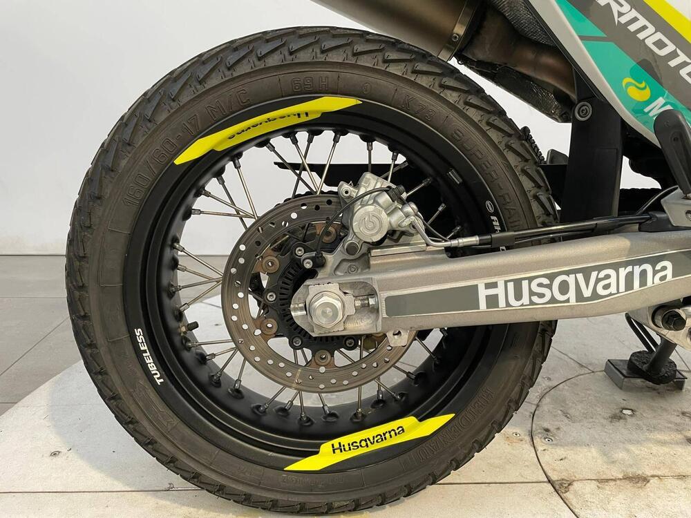 Husqvarna 701 Supermoto (2020) (15)