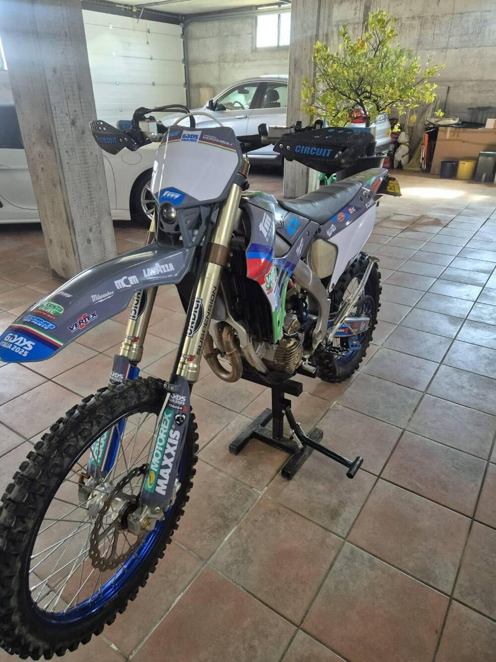 Tm Moto EN 300 ES Fi 4T TM Corse (2025) (3)