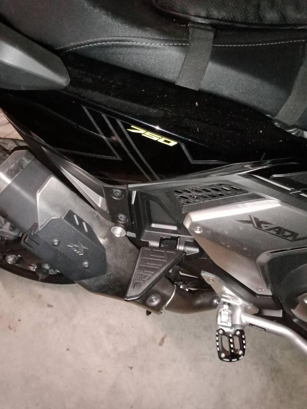 Honda X-ADV 750 DCT Gravel (2021 - 24) (2)